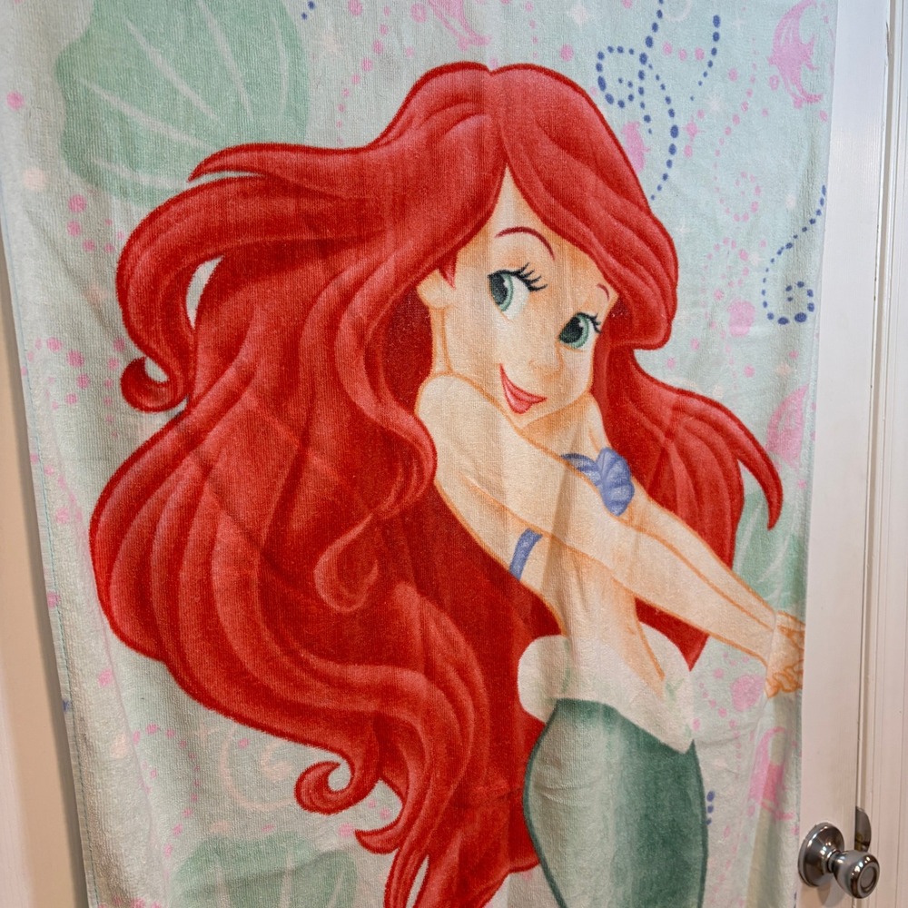 Disney Store Little Mermaid Ariel Beach Towel Cotton Pastel Green Cotton 55x29